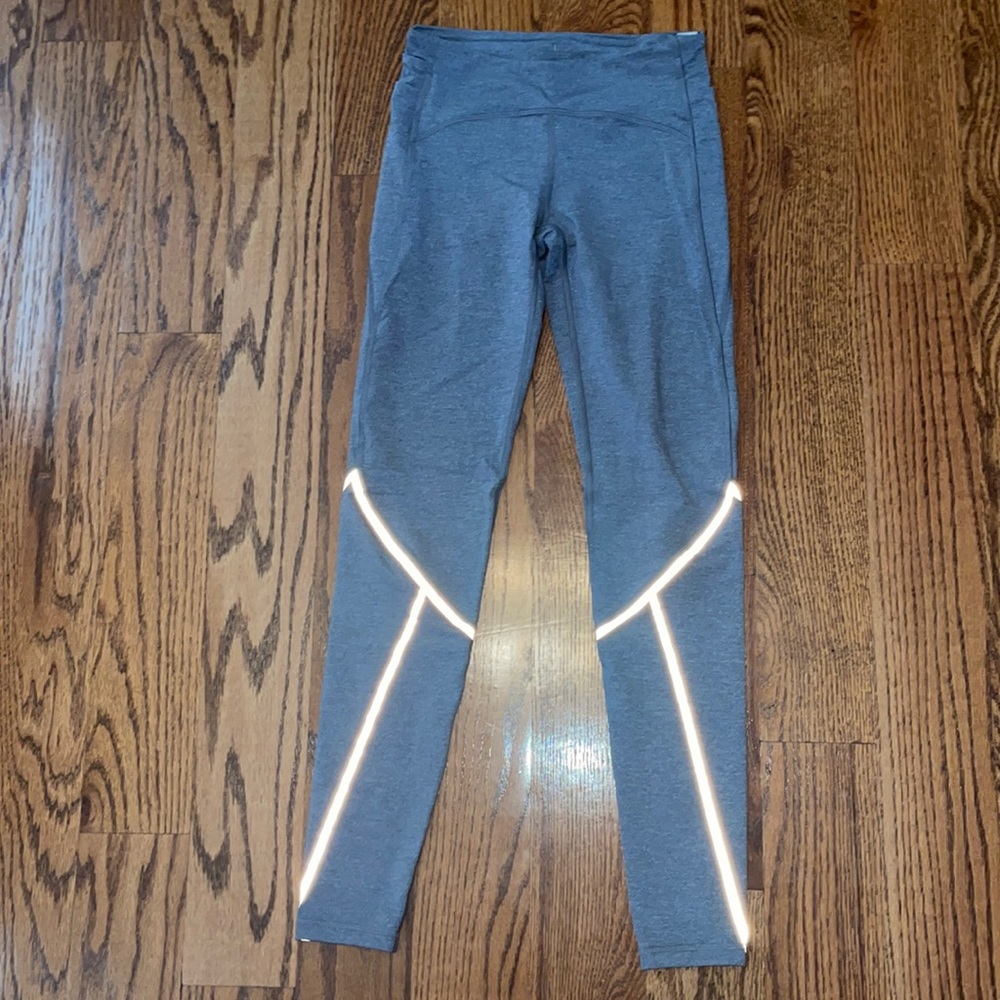 Ivivva by lululemon, girls reflective leggings, like new, (size:12)